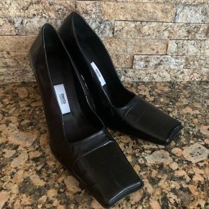 Miista high heels
Décolleté Black croc- embossed pumps